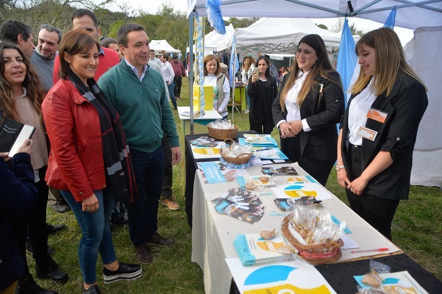 Watson recorrió los stands de la Fiesta de la Miel.